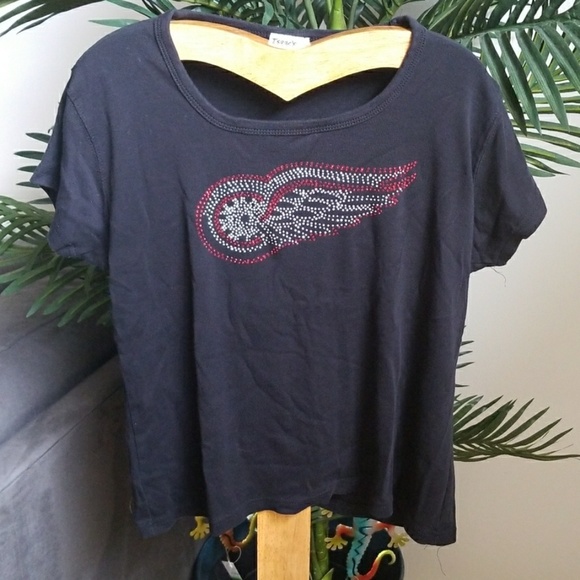 Isaacs Designs Tops - ⛄️SALE! Detroit Red Wing's Rhinestone Top